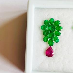 Lujosos pendientes de Esmeralda y rubí naturales con calidad AAA y piedras de Esmeralda y rubí de alto brillo con un corte perfecto - Product Image 3