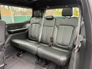 Magnifique Jeep Grand Wagoneer Limited Altitude 4WD Transmission Automatique Premium V6 - Product Image 5