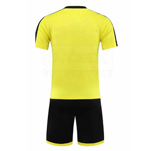 Uniforme de football en vrac de qualité supérieure, ensembles de couleurs unies entièrement personnalisés pour vêtements de sport à bas quantité minimale de commande - Product Image 2