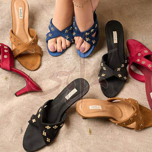 Sandalias de Tacón Antideslizantes Ligeras, Color y Logotipo Personalizados, Suela de Cuero Genuino, Parte Superior de Terciopelo, Servicio OEM de Alta Calidad - Product Image 6