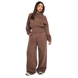 Vente en gros de pulls classiques à capuche pour femmes, sweat-shirt décontracté à manches longues en coton et molleton de couleur unie avec capuche - Product Image 3