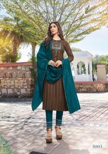 Pantalon en rayonne fantaisie de 14 kg avec broderie miroir et coton slub lycra, accompagné d'un dupatta en viscose Chanderi pure - Product Image 6