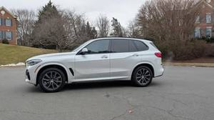 VMW XV SUV 2019, Volante a la Izquierda, Emisión Euro VI, Gasolina, Automático, Techo Solar Panorámico - Product Image 4