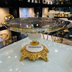 Bol de service décoratif de luxe en aluminium nordique avec dessus en verre et poignées design fantaisie, vaisselle de luxe - Product Image 1