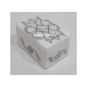 Boîte à bijoux rectangulaire en marbre blanc naturel avec incrustation de nacre, design floral fait à la main, utilisée pour l'emballage de colliers et les cadeaux - Product Image 2