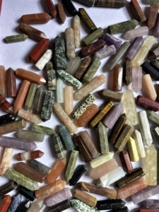 Collier pendentif crayon en cristal de taille personnalisable fait à la main pierres précieuses mélangées bijoux de guérison naturelle incroyable pierres précieuses en vrac personnalisées - Product Image 2