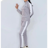 Conjunto Deportivo de Felpa para Mujer, Color Azul Marino con Bloques de Color y Raya Blanca, Corte Regular y Largo Completo
