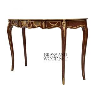 Mesa Consola Clásica de Madera con Incrustaciones, Patas Curvas y Detalles Ornamentales de Latón, Consola Elegante y Lujosa para la Entrada o Sala de Estar - Product Image 3
