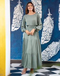 Gris manga larga estilo bohemio manga larga 100% tela de rayón Maxi vestido vacaciones mujeres cuello en V con vestido de mujer escalonado - Product Image 4