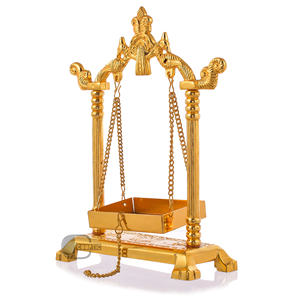 Oferta de Moda Inteligente: Jhula de Latón Chapado en Oro para Laddu Gopal, Decoración de Puja Ghar, Artesanía Soldada de Rajasthan - Product Image 3