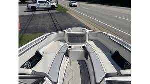 OFERTA ESPECIAL: Moto Acuática Yamaha 252XE Twin 1.8L HO Usada del 2022 (104 Horas) con Sistema de Audio Wetsounds, Soportes para Wakeboard, + Remolque en Venta - Product Image 6