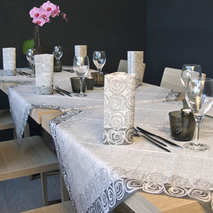 25pcs Mono Rossella Black Airlaid Paper Tablecloth 100x100cm Disposable <b>Table</b> <b>Covers</b> - Product Image 3