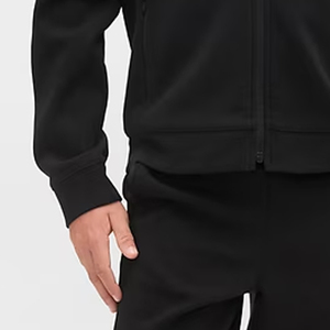 Haut à capuche pour garçons, style uni, avec logo personnalisable, pour un look tendance et élégant, manches longues et fermeture éclair - Product Image 3