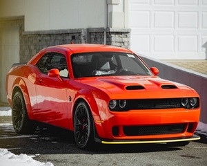 Dodge Challenger SRT RWD 2023 d'occasion, faible kilométrage, prêt à être expédié - Product Image 1