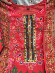 Vente en gros de Kurti en mousseline avec pantalon et dupatta assorti pour un usage quotidien et des occasions spéciales, disponible à un prix abordable - Product Image 6