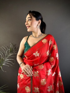 Banarasi Saree en soie avec Lehenga Choli Vintage Robe pour femme pour fêtes et occasions spéciales Vêtements en gros - Product Image 6