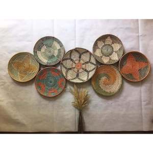 2025 Plaque de paille utilisée pour stocker les aliments ou accrocher au mur pour décorer la maison, assiette en jonc de mer disponible dans toutes les tailles et couleurs - Product Image 6