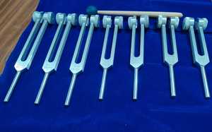 Diapasones de Chakra - plateados con peso - Product Image 2