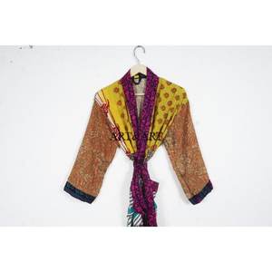 Kimono Vintage de Seda 100% con Parches Florales, Talla Única para Mujer, Encaje Suave y Transpirable, Ropa de Dormir de Alta Calidad, Cómodo Bata de Baño - Product Image 2