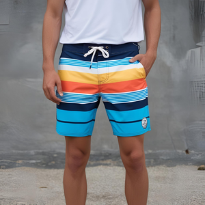 กางเกงขาสั้นผ้าซาตินเอวกลางแบบเรียบสำหรับผู้ชายและผู้หญิง แห้งเร็ว เหมาะสำหรับเล่นเซิร์ฟ สวมใส่สบาย มีเชือกผูก กระเป๋า พร้อมโลโก้และลายพิมพ์ สำหรับใส่ไปชายหาด - Product Image 1