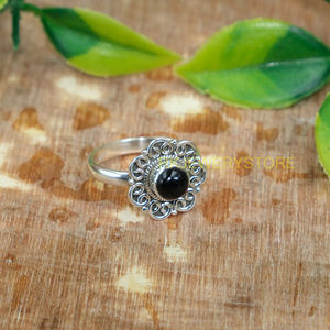 Anillo de Plata de Ley 925 con Piedra de Ónix Negro, Diseño Floral Vintage Hecho a Mano, para Mujer, Regalo de Navidad, Regalo de Año Nuevo - Product Image 5