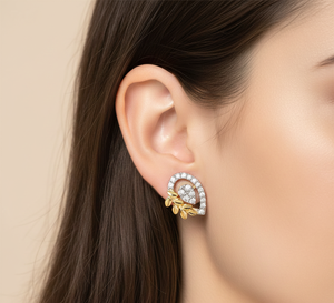 Pendientes de Botón de Lujo con Diseño de Hoja Botánica en Oro de Dos Tonos y Diamantes para Mujer - Product Image 4