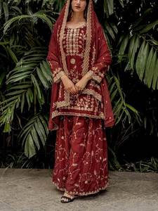 Ensemble de pantalons Kurti violets fabriqués à la main de haute qualité avec broderie multi-fils et soie Dupatta - Product Image 2