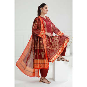Traje Casual de 3 Piezas Color Granate para Mujer con Estampado Dorado para Verano - Con Decoración de Botones - Product Image 2