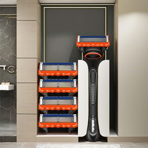 Maquinilla de Afeitar Desechable Gillette Fusion5 con Cuatro Cuchillas Rotatorias para Hombre, Incluye Lubrastrip para un Afeitado Preciso - Product Image 1