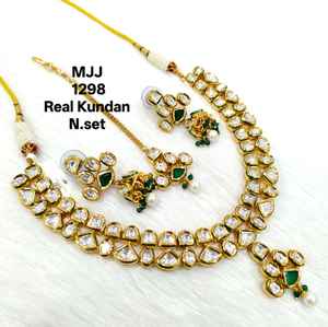 Fourniture directe d'usine élégant collier de mariée Kundan pour les cérémonies de mariage indiennes disponibles chez Wholesale Supply - Product Image 3