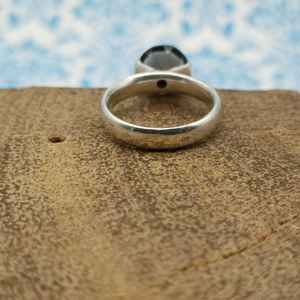 แหวนพลอยควอทซ์สีเงินแบบโบฮีเมียนทำจากหินธรรมชาติที่925เจียระไนด้วยเม็ดเพชรและการติดตั้งฝาสำหรับงานแต่งงาน - Product Image 4