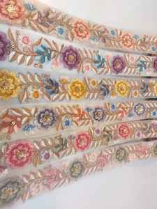 ขอบผ้าลูกไม้สีนมปักเลื่อมสำหรับตกแต่งขอบ - Product Image 2