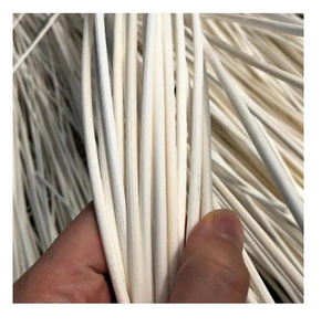 Núcleo de ratán fuerte y flexible, suministro natural auténtico cuidadosamente procesado para tejer muebles, hacer manualidades y decoraciones - Product Image 1