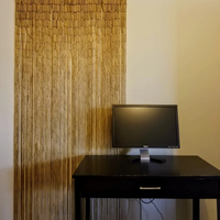 Rideau perlé en bambou naturel pas cher en gros artisanat d'art rideau en bambou porte rideau perlé en bois uni pour la décoration de la maison