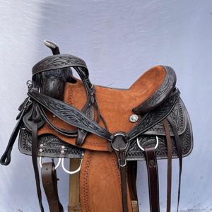 Ensemble de selle western en cuir et bois de qualité supérieure pour la course de barils avec motifs décoratifs |   Accessoires en acier inoxydable façonnés à la main, ensemble de tack gratuit pour l'équitation - Product Image 1