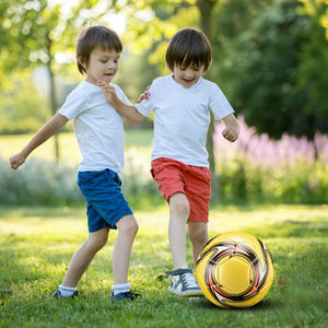 Logotipo personalizable de alta calidad, fútbol, tamaño 5, pelota de entrenamiento para juegos al aire libre, hecha de cuero de goma PU PVC para partidos - Product Image 2
