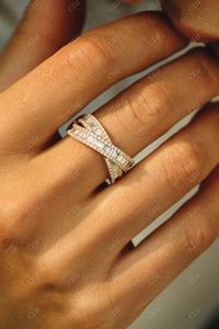 Bague de fiançailles en or jaune pour femme, Baguette ronde en diamant naturel, prix de gros - Product Image 4