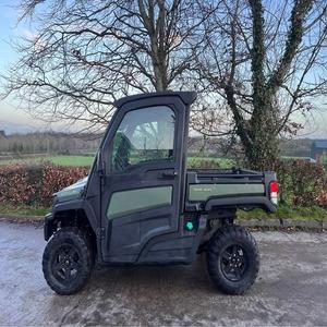 Véhicule utilitaire John Deere Gator XUV865 de qualité supérieure, conçu pour les utilisateurs exigeants recherchant durabilité, sécurité et performance supérieure. - Product Image 4