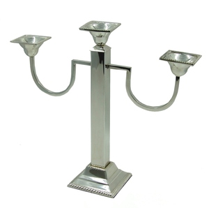 Candélabre en métal argenté Sheffield de style moderne, design géométrique à 3 flammes, pour table, décoration de mariage et de maison - Product Image 1