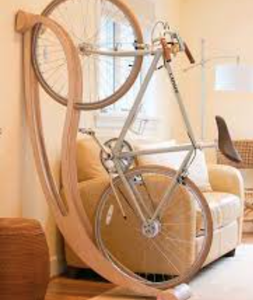 Soporte vertical de madera para bicicletas y estante de almacenamiento (interior) - Product Image 5