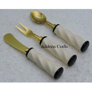 Ensemble de couverts de style américain avec cuillère et fourchette avec poignée en résine Nouvelle arrivée Ensemble de couverts personnalisés Vaisselle de table Décoration de mariage - Product Image 1