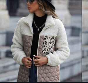 Manteau long décontracté pour femme en laine/coton/polyester avec capuche à bordure en fourrure de renard, grande taille, anti-rétrécissement et respirant pour les acheteurs en gros - Product Image 6