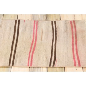 Alfombra Turca Pequeña de 1.8x2.6 pies, Alfombra Vintage, Alfombra de Lana a Rayas Beige y Rosa - Product Image 3