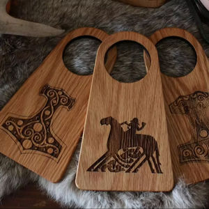 Organizador de Cuernos Vikingos, Soportes de Madera Grabados, Soportes para Cuernos de Tamaño Personalizado, de la India - Product Image 1