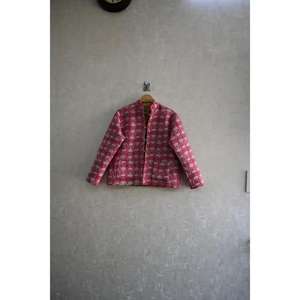 Veste matelassée en coton à imprimé floral pour femmes, faite à la main, détail boutonné, réversible, écologique, manches longues, chaude, ethnique, pour l'hiver - Product Image 2