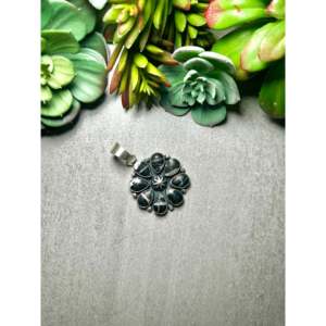 Pendentif Rena Shelly en buffle blanc et argent sterling avec technologie d'incrustation à sertissage clos - Product Image 3