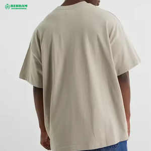 เสื้อยืดคอกลมทรงหลวมโอเวอร์ไซส์สำหรับผู้ชาย คุณภาพระดับพรีเมียม ผ้าฝ้าย 100% พิมพ์โลโก้ตามสั่ง เป็นมิตรต่อสิ่งแวดล้อม ระบายอากาศได้ดี - Product Image 1