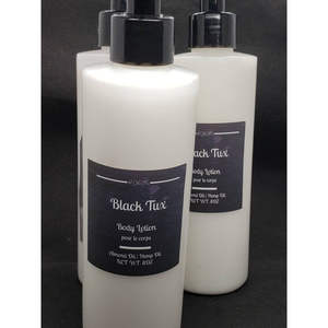 Loción Corporal Black Tux para Hombre con Retinol, Vitamina C, Leche, Té Verde, Niacinamida, Aclarante, Nutritiva, Blanqueadora e Hidratante OEM - Product Image 4