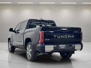 Toyota Tundra Capstone HV 4x4 2024 Estándar, Camioneta de Cabina Doble Capstone HV 4 Puertas SB - Product Image 2