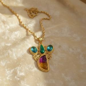 Collier pendentif luxueux plaqué or 18 carats, bio-tourmaline et quartz aquamarine - Product Image 2